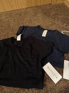 Athleta women’s Short-Sleeve Performance Tee - Black & Navy two tops!